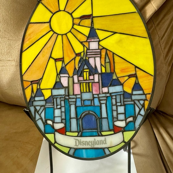 BEAUTIFUL Disneyland stained glass artwork EUC Mint - Picture 6 of 6